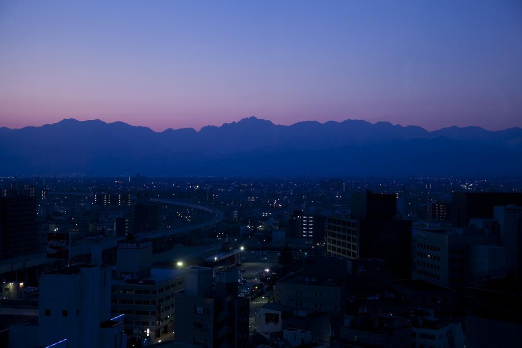 Toyama Excel Hotel Tokyu Екстериор снимка